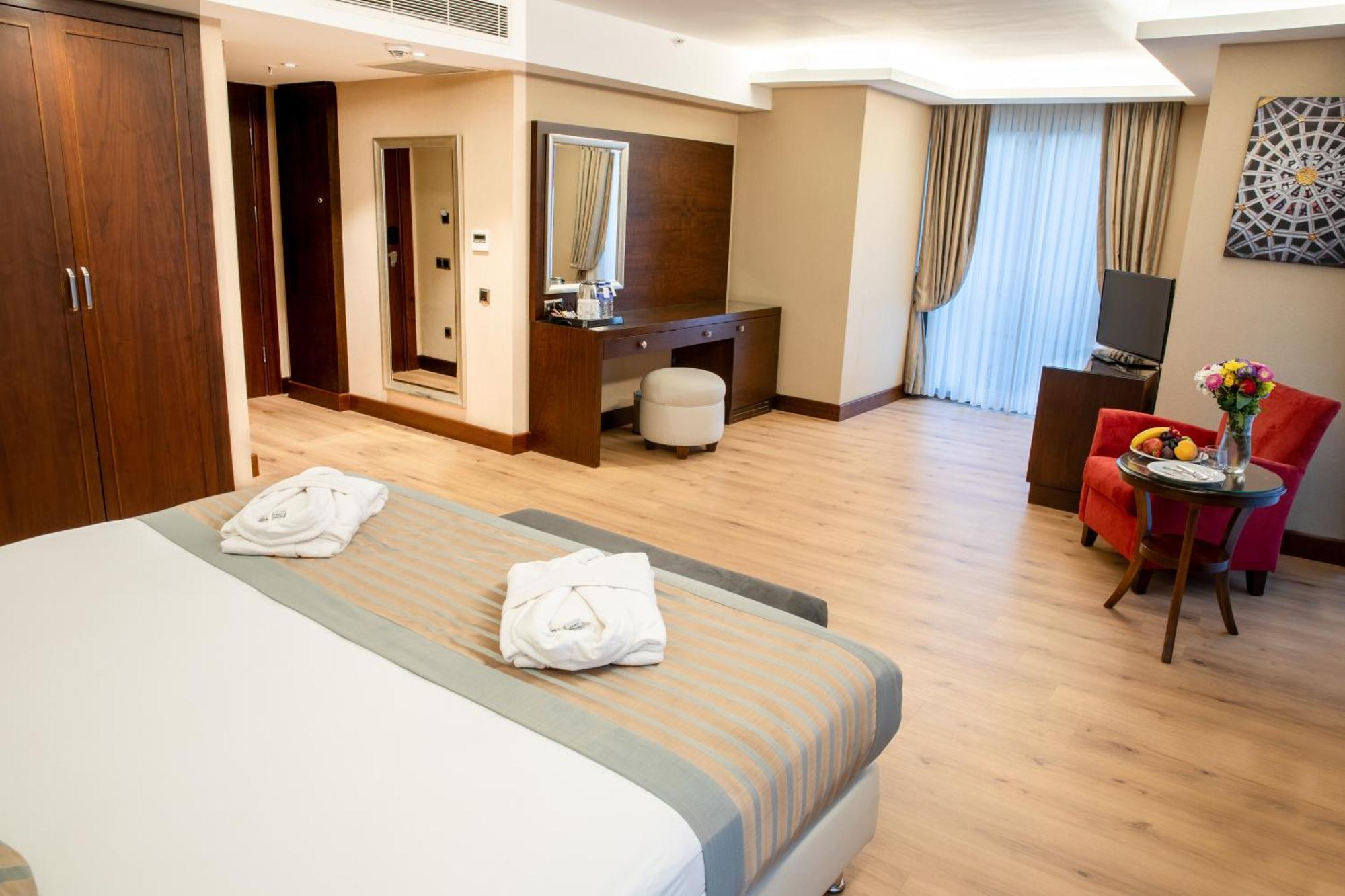 Grand Aras Hotel & Suites Istanboel Buitenkant foto